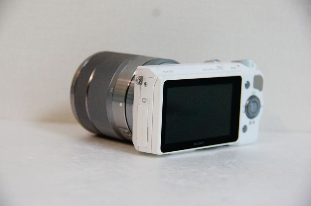 [소니] NEX-5T 화이트 미러리스카메라팝니다.(94컷) 이미지