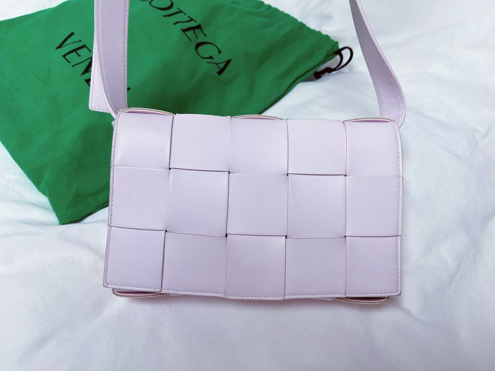 보테가베네타 카세트백 블리스워시드 한정판 색상 이미지