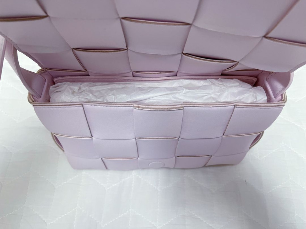 보테가베네타 카세트백 블리스워시드 한정판 색상 이미지