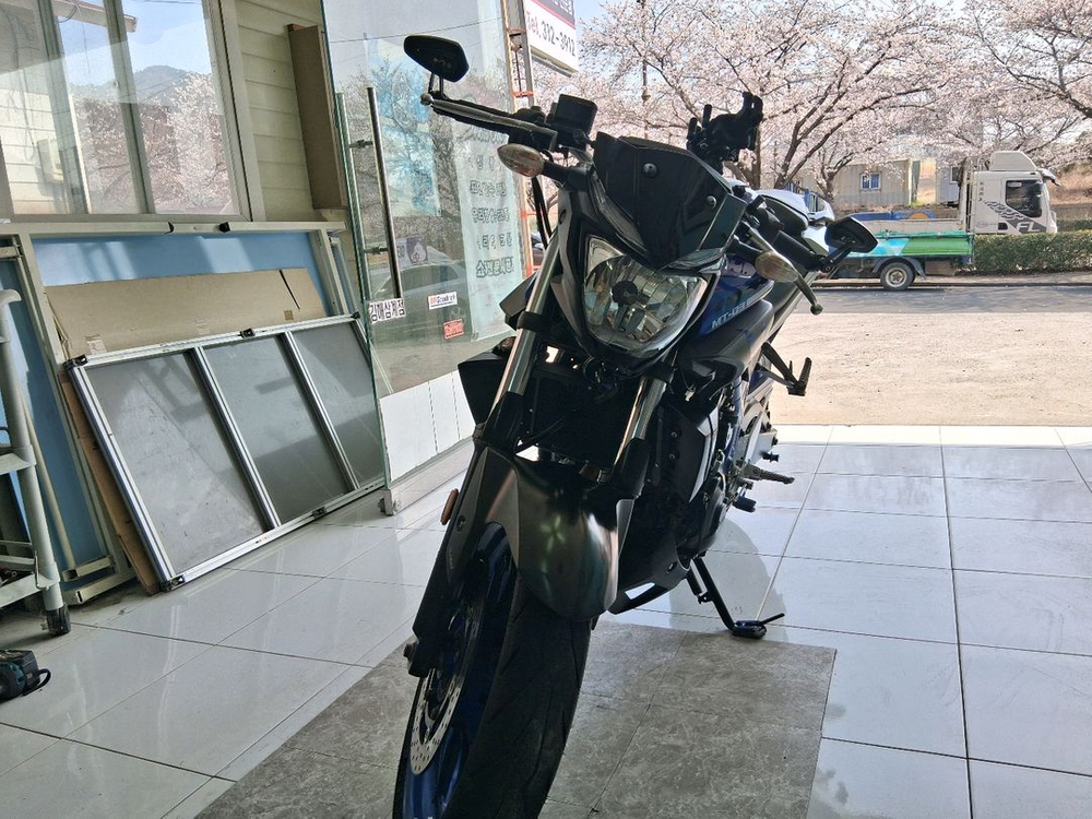 mt03 야마하 오토바이 17년 r3 cbr gsx 이미지