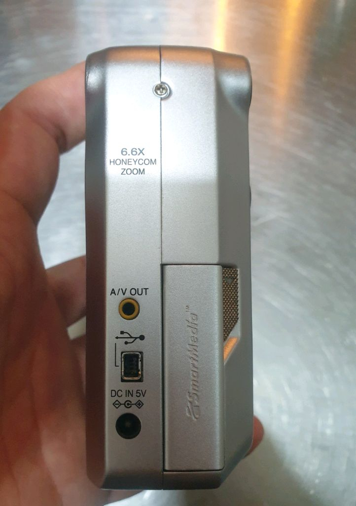 후지 파인픽스 6800Z 올드디카(올드 디지털카메라) FUJIFILM Finepix 6800Z 이미지