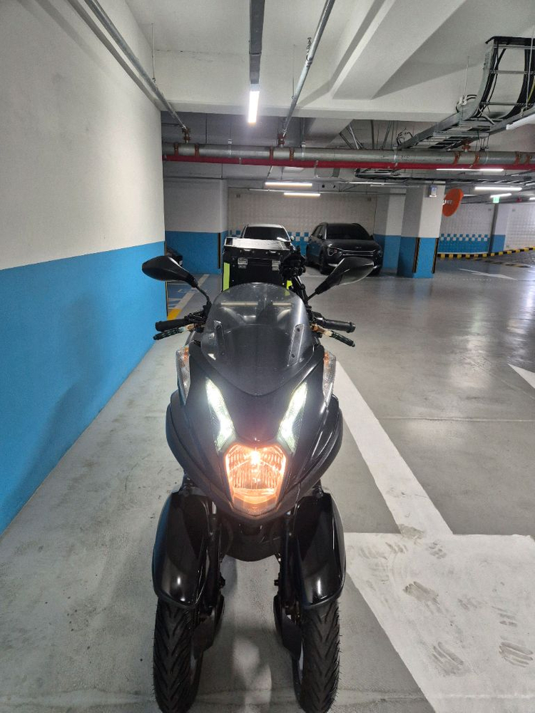 야마하 트리시티125 블랙 오토바이 삼박스 경정비완 팝니다 이미지