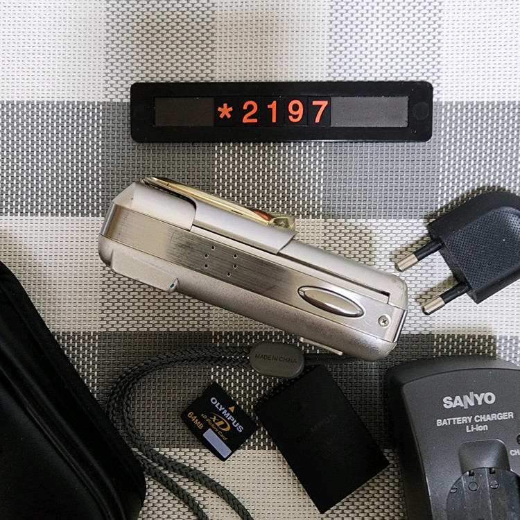 올림푸스 뮤 410 디지털 실버바디 디지털카메라 파우치포함 이미지