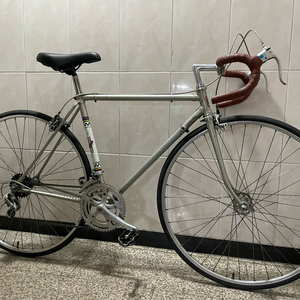 러그 프레임 크로몰리 클래식 로드 자전거 이미지