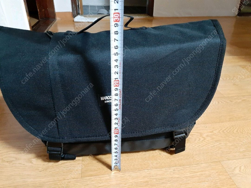 가방새거입니다 남여공녀 사이즈넉넉해 사진보세요 앞쪽 속 쟈크고리가 없습니다 다른다좋아요 편하게 보세요 15000원 이미지