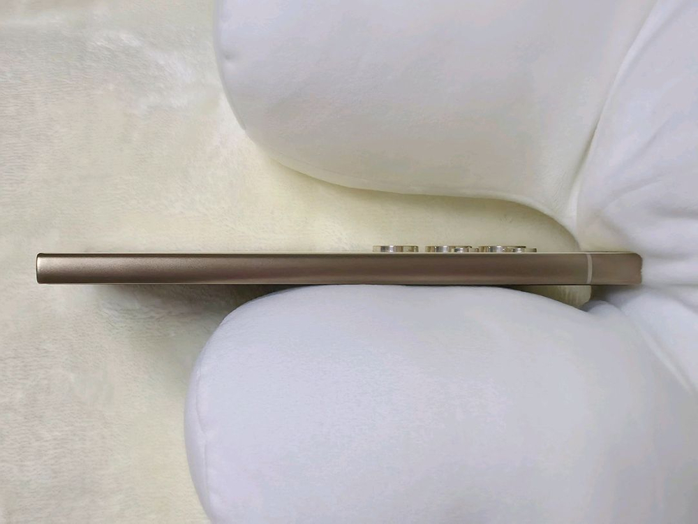 자급제 갤럭시 S24 울트라 1T (케이스 3개, 필름 2매 새상품 포함) 이미지