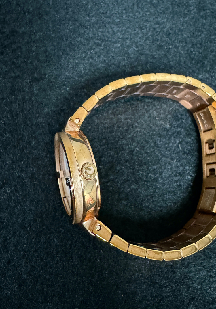 GUCCI 구찌 YA133515 인터로킹 GG 자개 메탈시계 여성시계 이미지