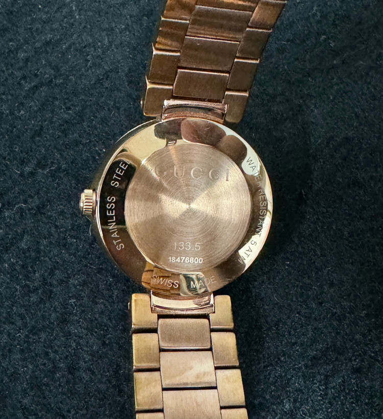 GUCCI 구찌 YA133515 인터로킹 GG 자개 메탈시계 여성시계 이미지