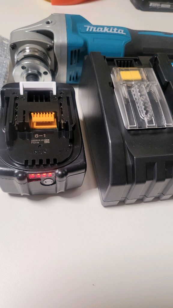 마끼다 그라인더 연마기팝니다. 이미지