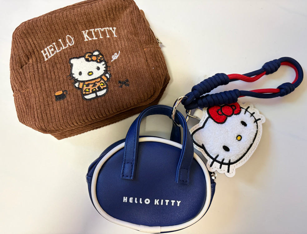 세트 일본잡지부록 미니가방콜라보 키티 키링 & 다이소 코듀로이 키티 파우치 세트 걍새거급 이미지