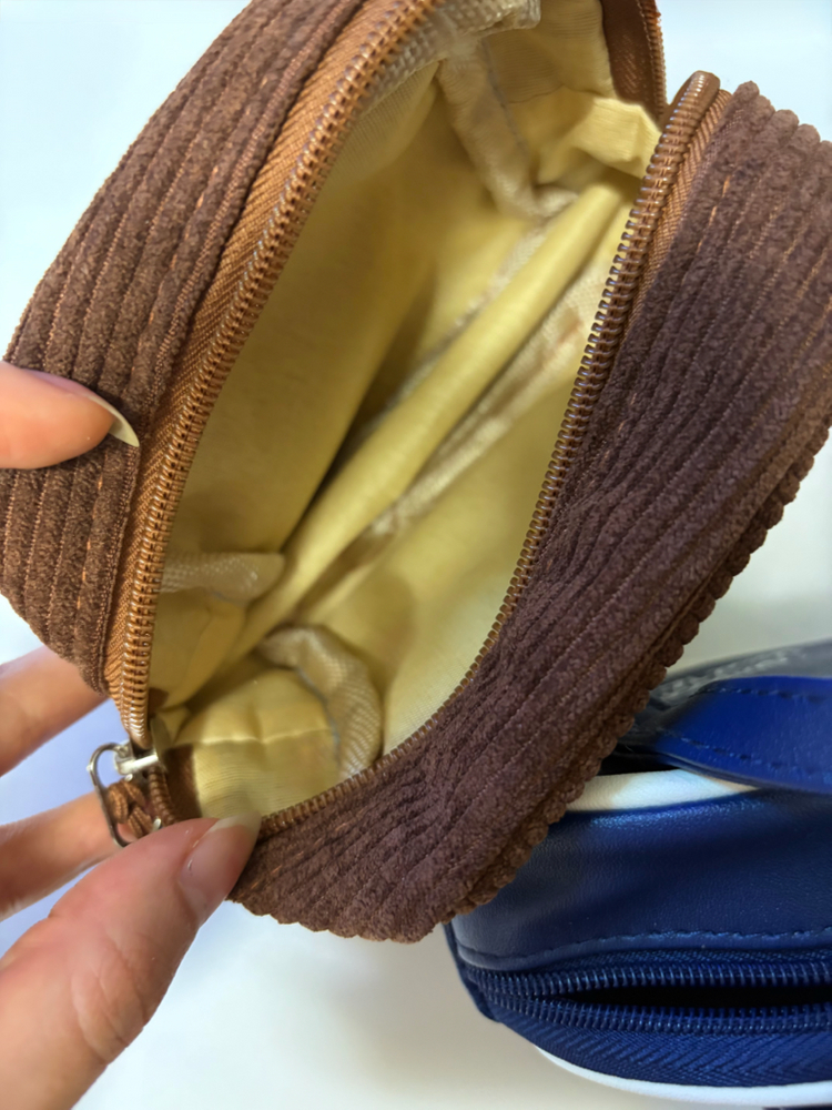 세트 일본잡지부록 미니가방콜라보 키티 키링 & 다이소 코듀로이 키티 파우치 세트 걍새거급 이미지