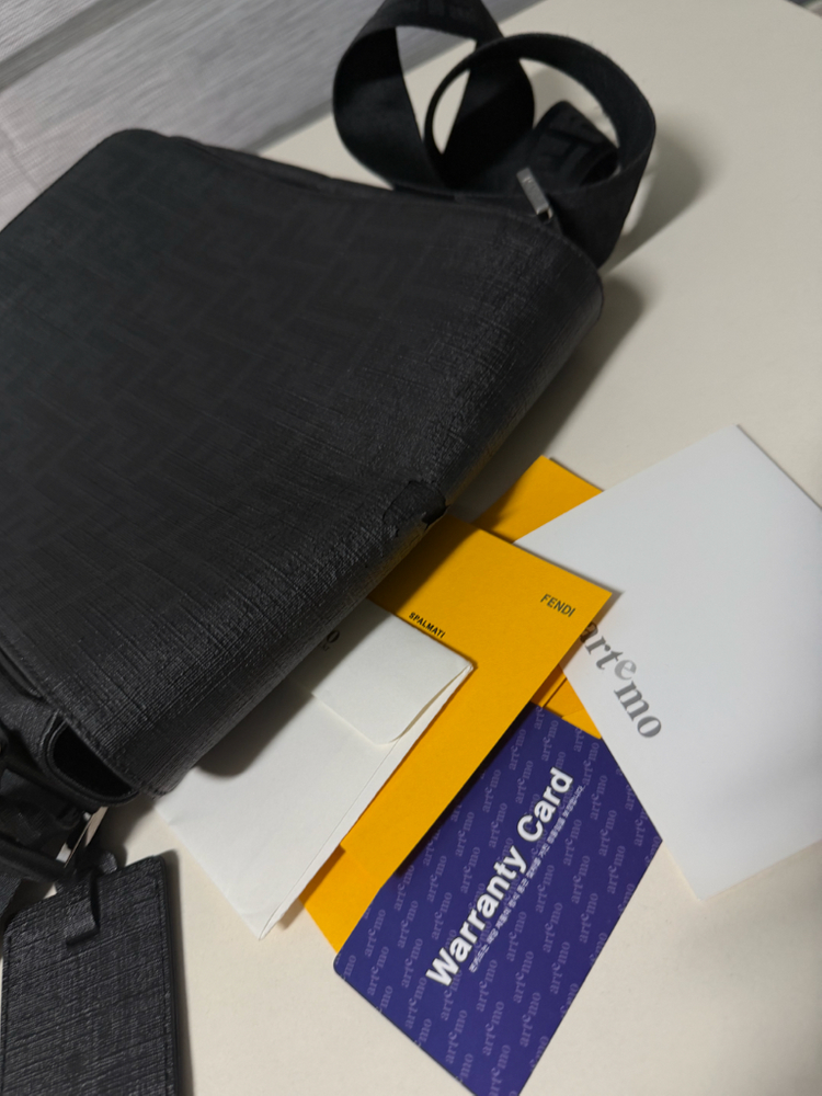 펜디 ff로고 크로스백 급처 이미지