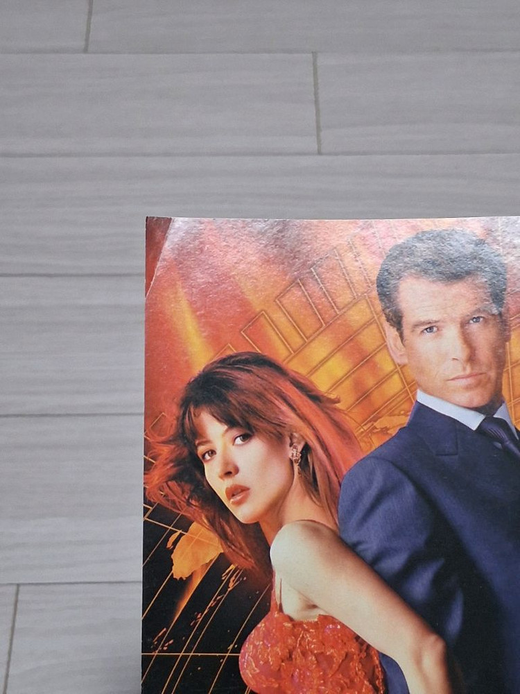 영화전단지 피어스브로스넌 소피마르소 007언리미티드 이미지