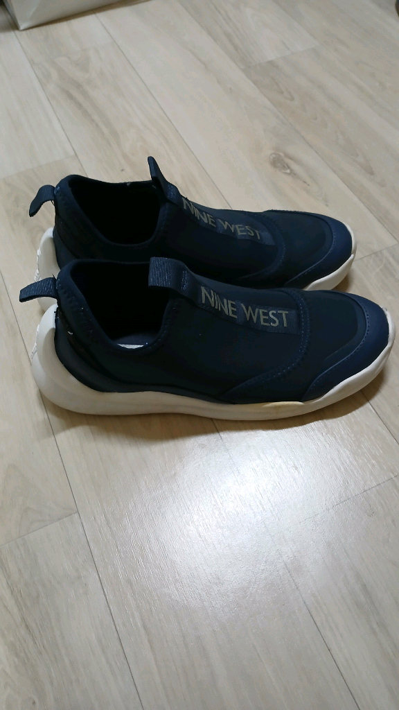 여성신발 나인 웨스트 경량 운동화 남녀공용 이미지