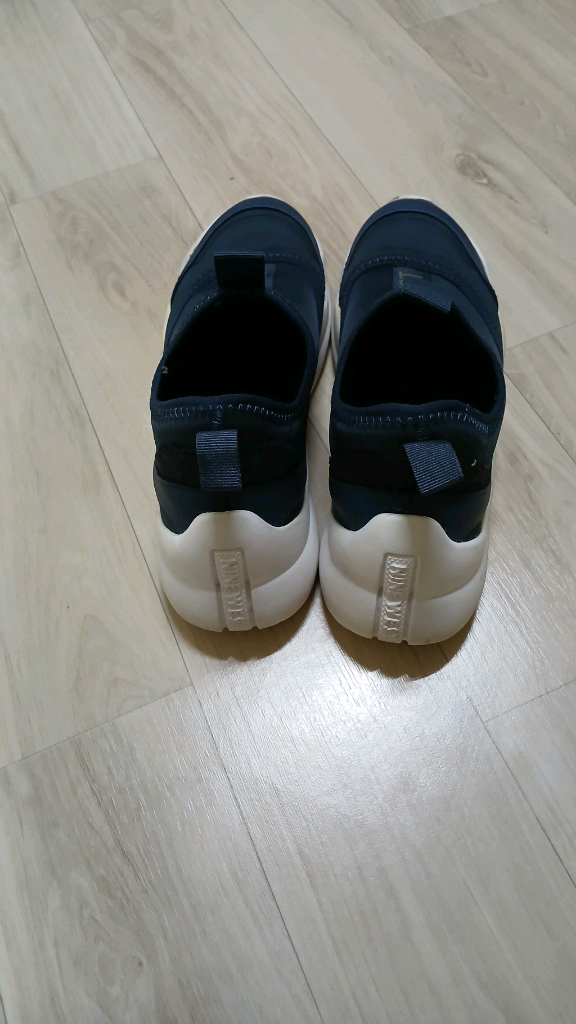 여성신발 나인 웨스트 경량 운동화 남녀공용 이미지