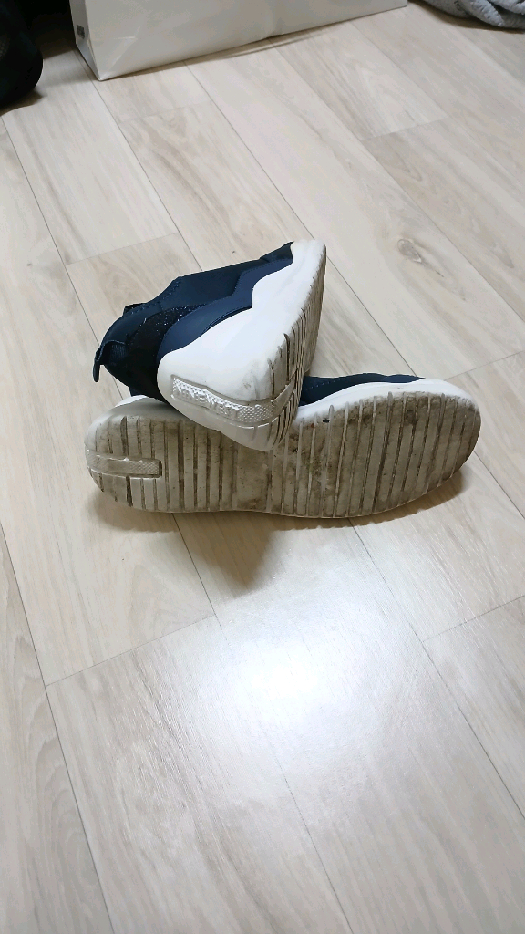 여성신발 나인 웨스트 경량 운동화 남녀공용 이미지