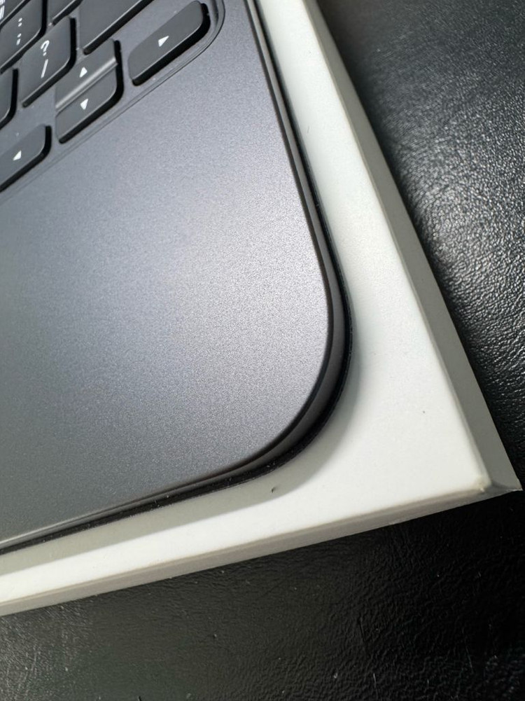 아이패드프로 M4 11인치 매직키보드 블랙 팝니다 이미지