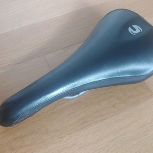 레트로 캐논데일 안장 이미지