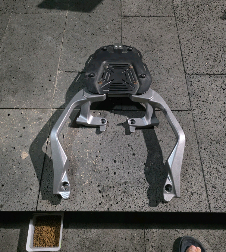 포르자750 XADV750 순정형브라켓 및 아이스블루 탑박스 세트 이미지