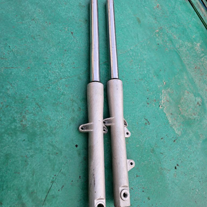 오토바이 앞바퀴 서스펜션 미라쥬250 이미지