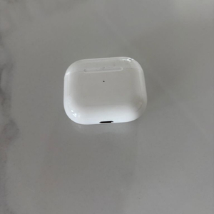 에어팟 3세대 케이스 이미지