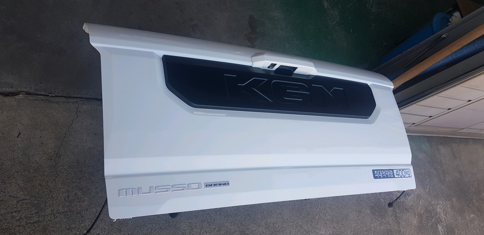 무쏘 Q300그랜드 26년식 KGM 적재함 트렁크도어 뒷문짝 신차탈거보관 팝니다 이미지