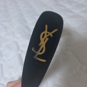 입생로랑 벨벳 머리띠 이미지