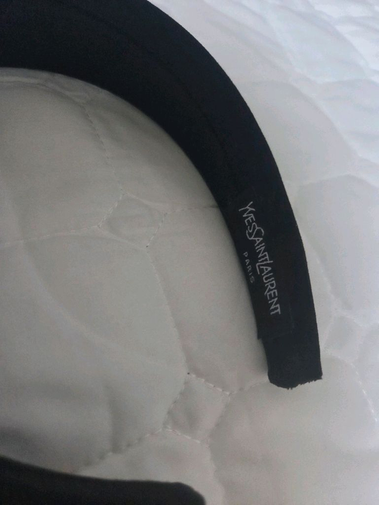 입생로랑 벨벳 머리띠 이미지