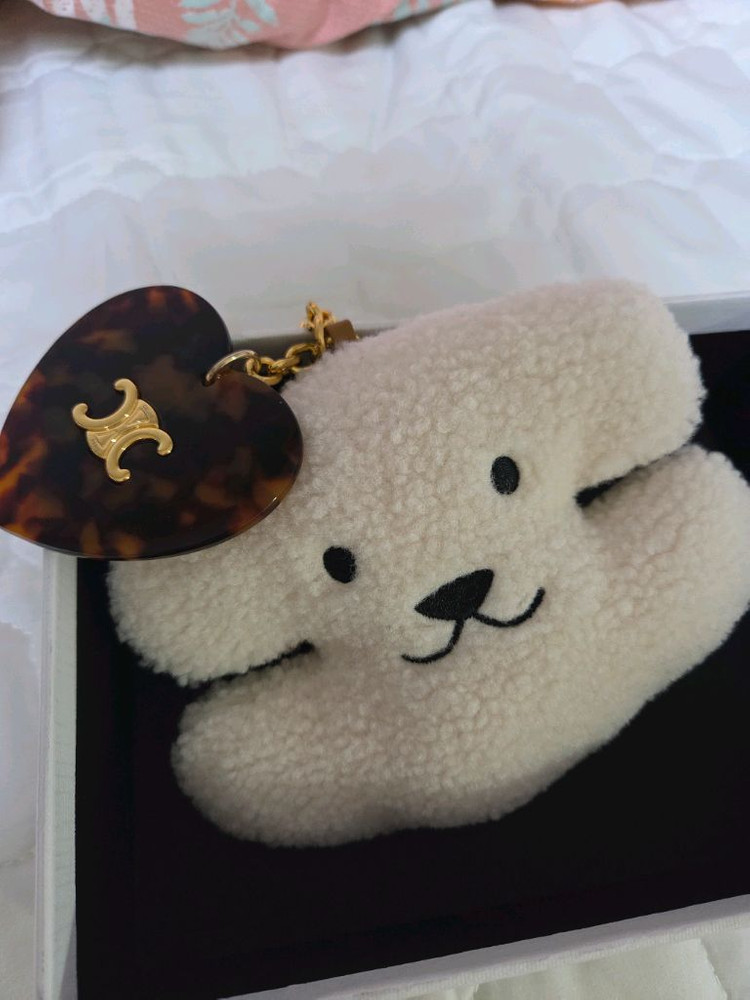 셀린느 폼폼 하트 키링 이미지