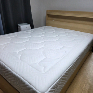 지누스 클라우드 럭스S 퀸 매트리스 + 규수방 LED 침대프레임 이미지