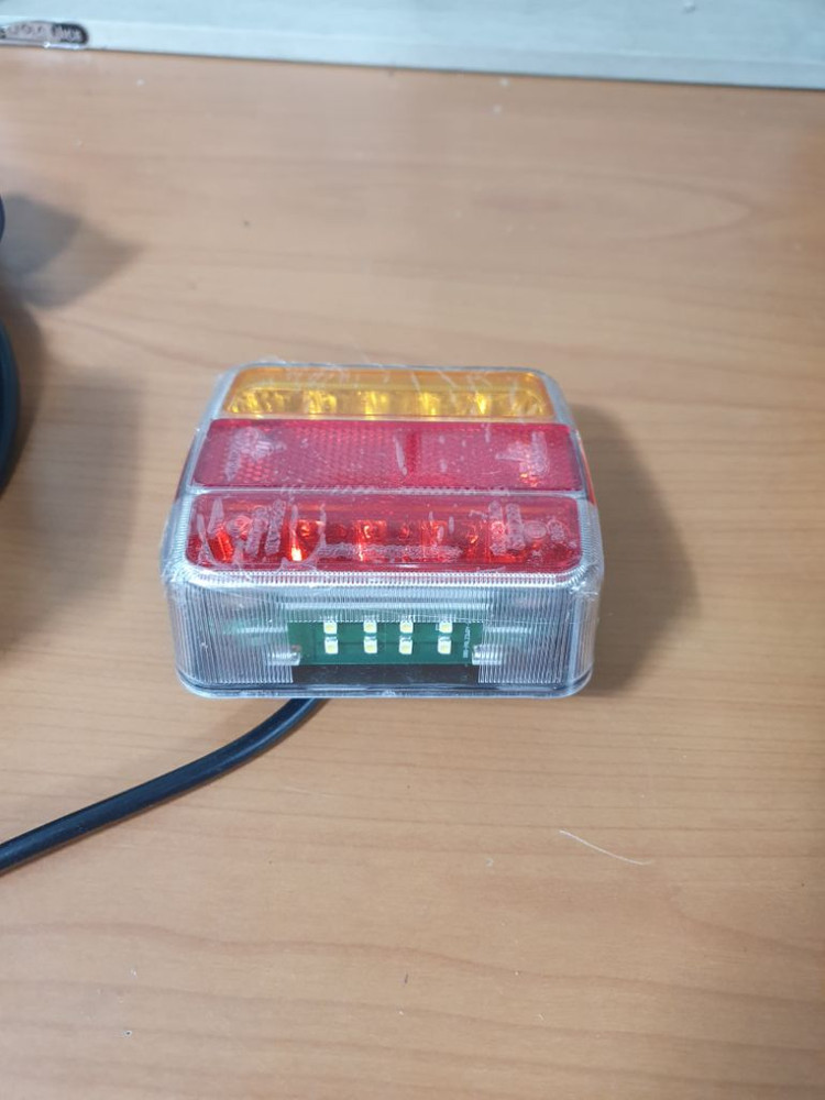 트레일러 후미등 판매합니다. 13핀 커넥터 포함 미사용 이미지