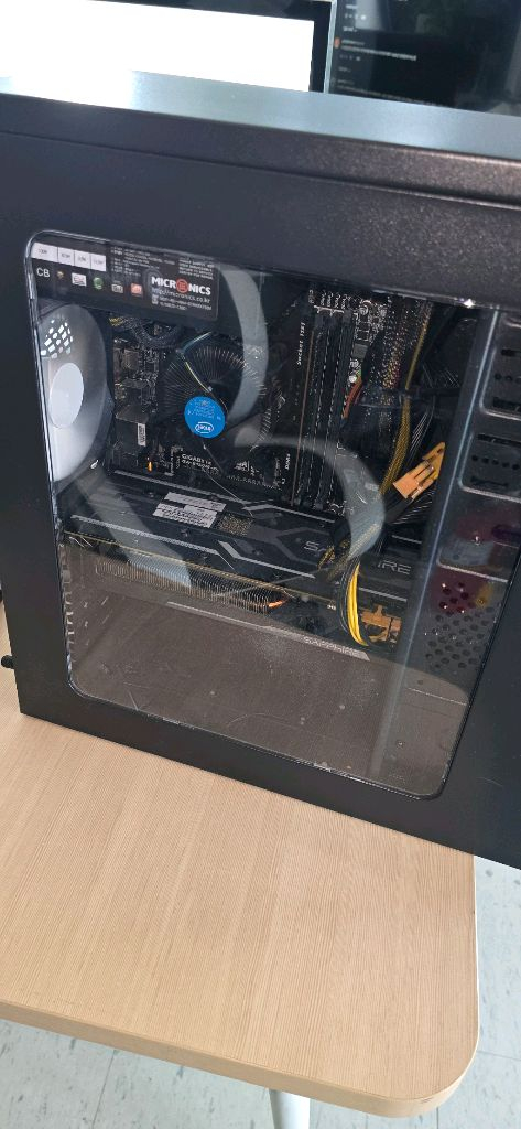 데스크탑 PC 본체 팝니다 (i5-6600 / RAM 16GB / R9 390 / SSD 256GB) 이미지