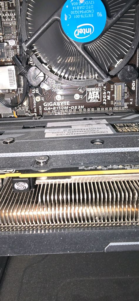 데스크탑 PC 본체 팝니다 (i5-6600 / RAM 16GB / R9 390 / SSD 256GB) 이미지