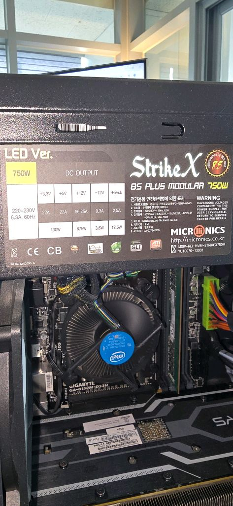 데스크탑 PC 본체 팝니다 (i5-6600 / RAM 16GB / R9 390 / SSD 256GB) 이미지