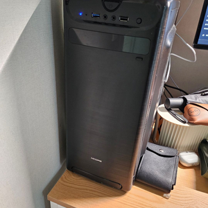 게이밍 데스크탑 판매합니다.(RTX 4060 화이트 포함) 이미지