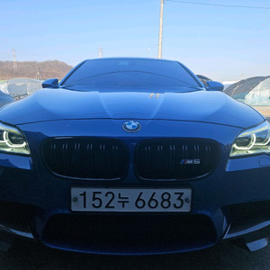 BMW M5 이미지
