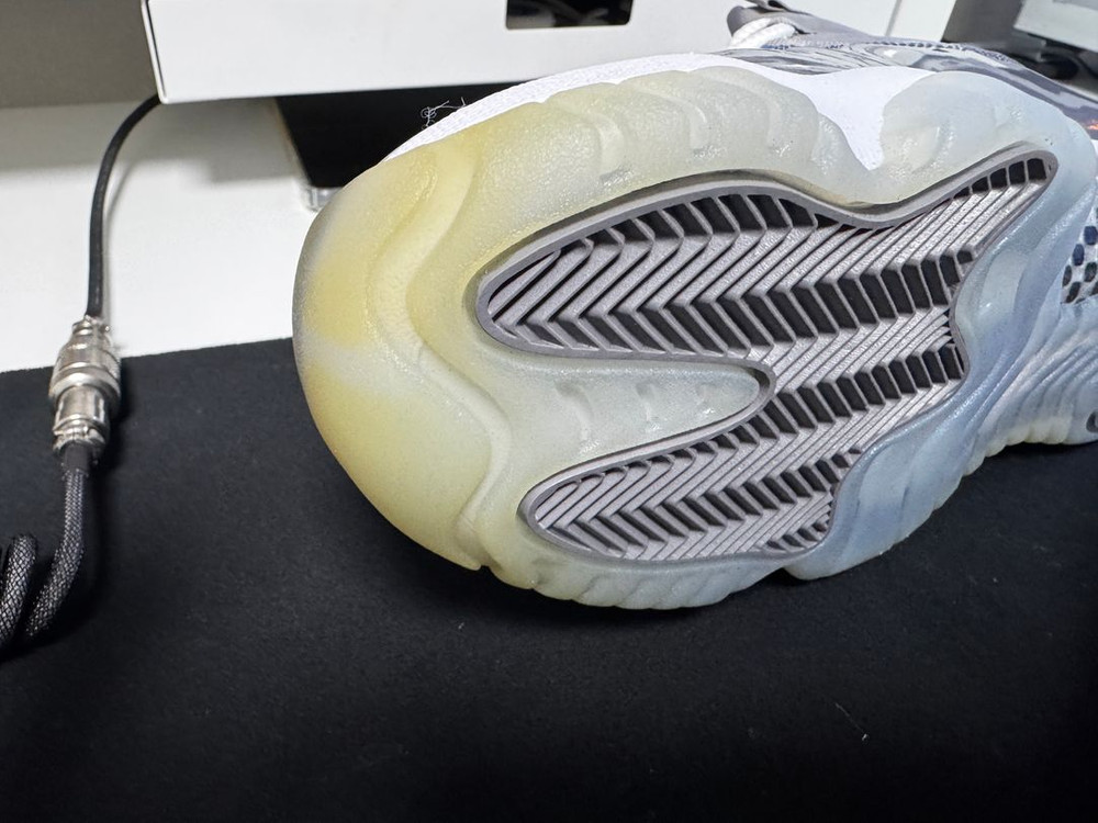 에어조단 11 쿨그레이(270) 이미지