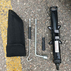 승용차용 자동차 자키 잭 판매합니다. 미사용 이미지