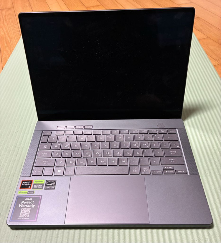 ASUS ROG 제피러스 G14 (2024) 32GB/1TB/4070 이미지