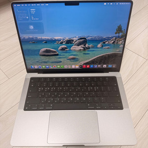 맥북 M3pro 14인치 기본형 판매합니다. 이미지