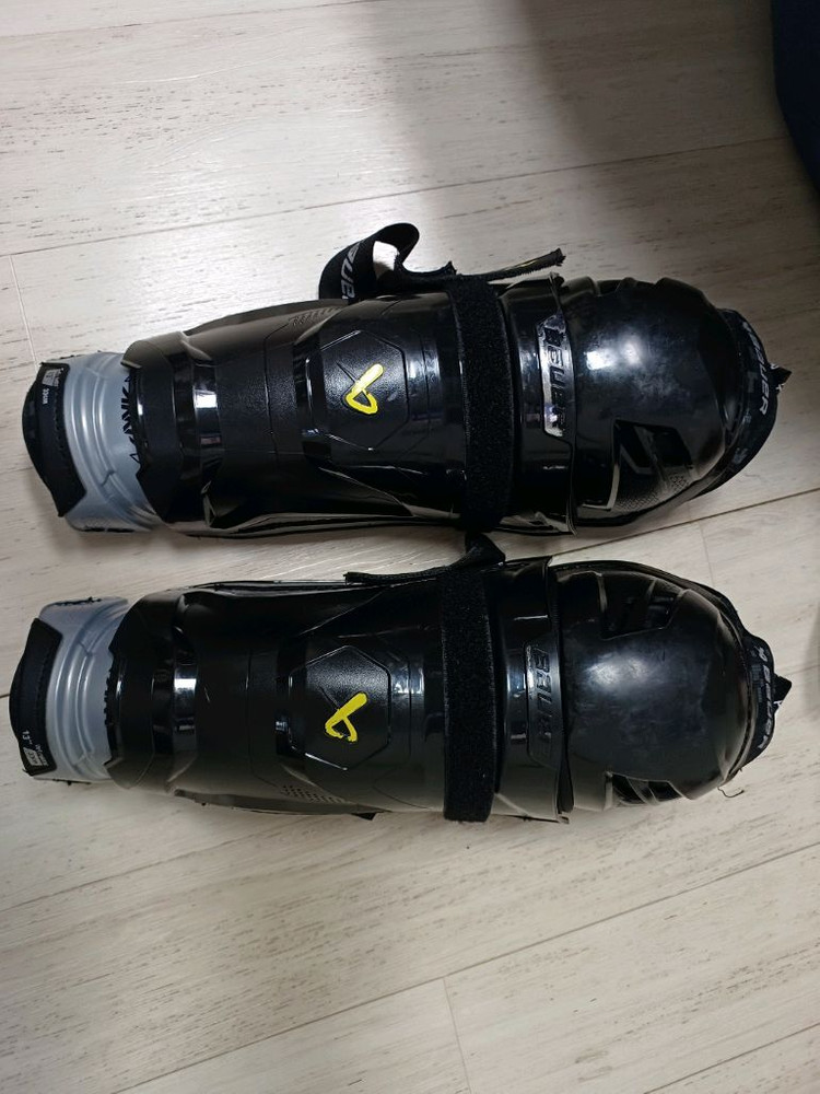 아이스하키 어깨보호대 이미지