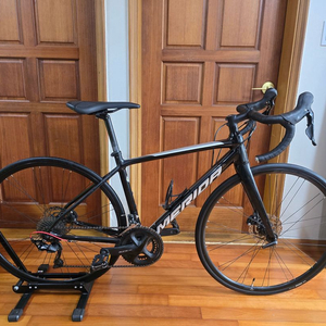 메리다 스컬트라 400 2023 디스크 로드자전거 이미지