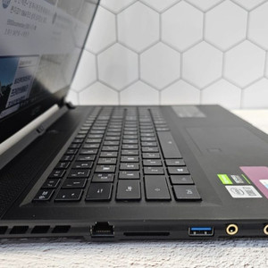 기가바이트 에어로 17인치 노트북 아수스 에이수스 그램 이미지