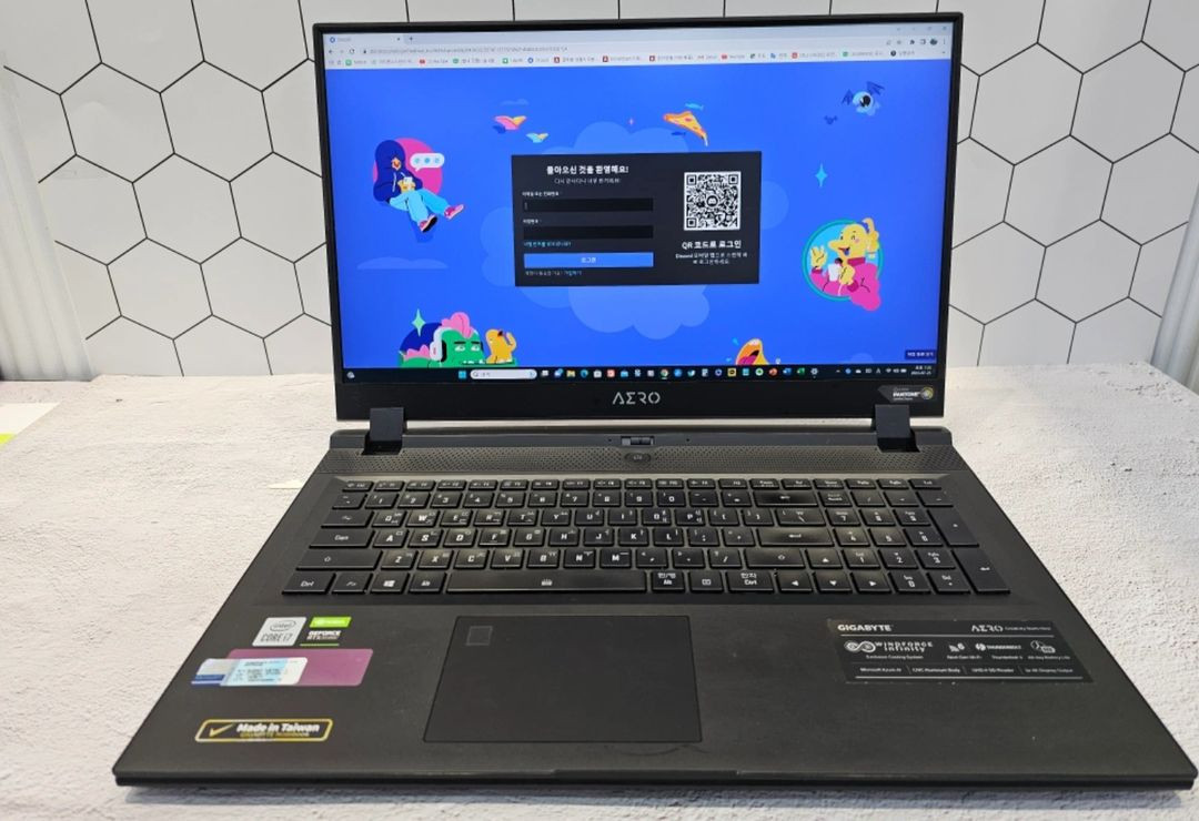 기가바이트 에어로 17인치 노트북 아수스 에이수스 그램 이미지