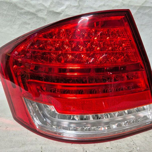 체어맨W 후기형 LED 테일램프 후미등 데루등 운전석쪽 / 부품용 이미지