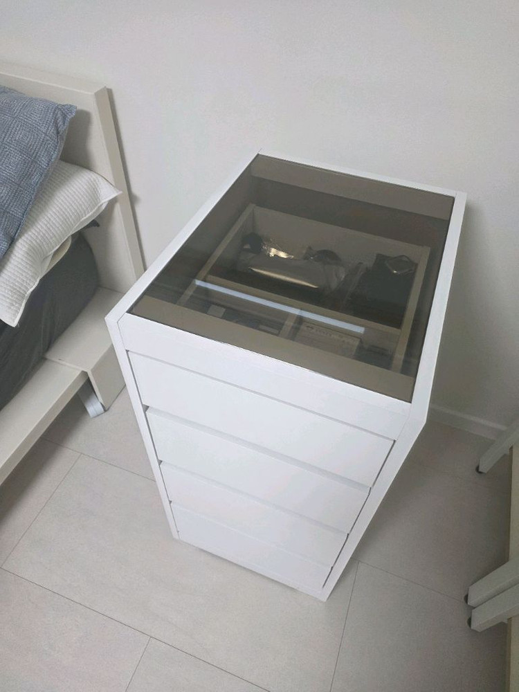 로윈스 드레스룸 400 수납장 팝니다. 이미지