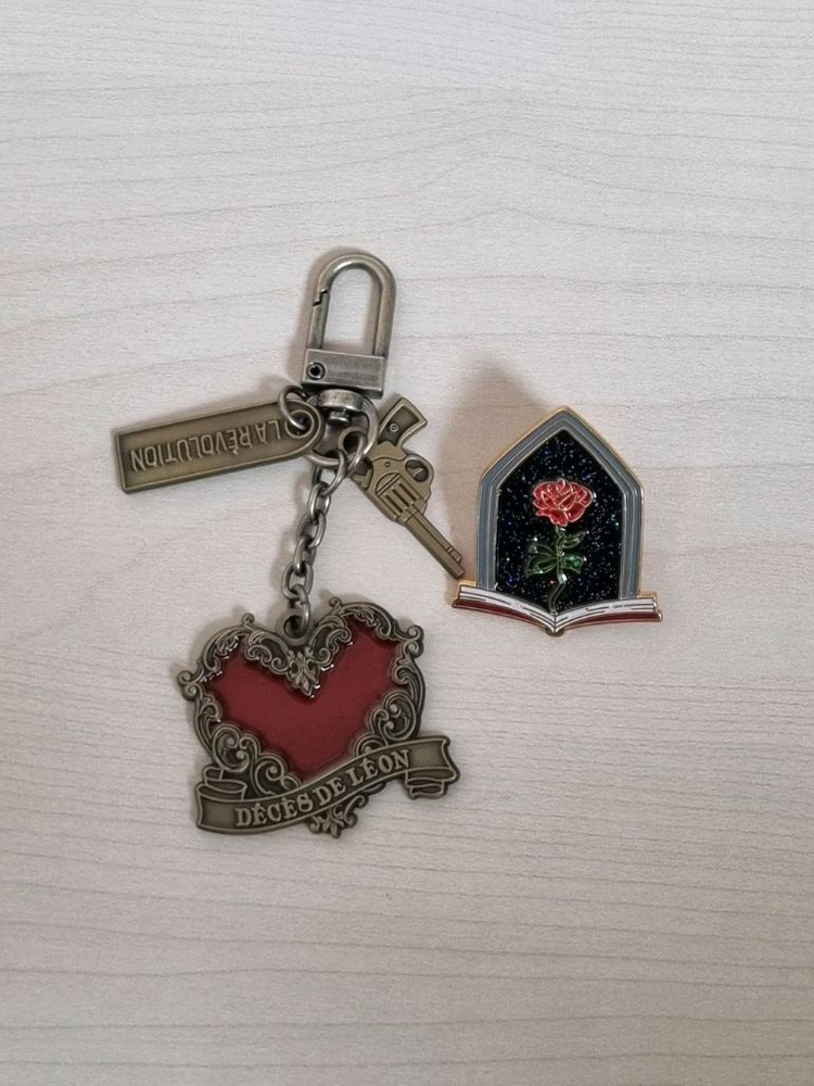 급처) 연뮤 MD 뱃지 키링 원가이하 양도 팬레터 비더슈탄트 알앤제이 라레볼뤼시옹 재관증정 포함 이미지