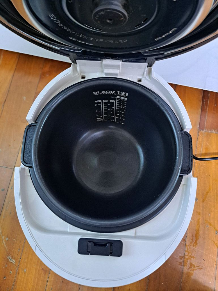 쿠첸10인용 압력밥솥 이미지