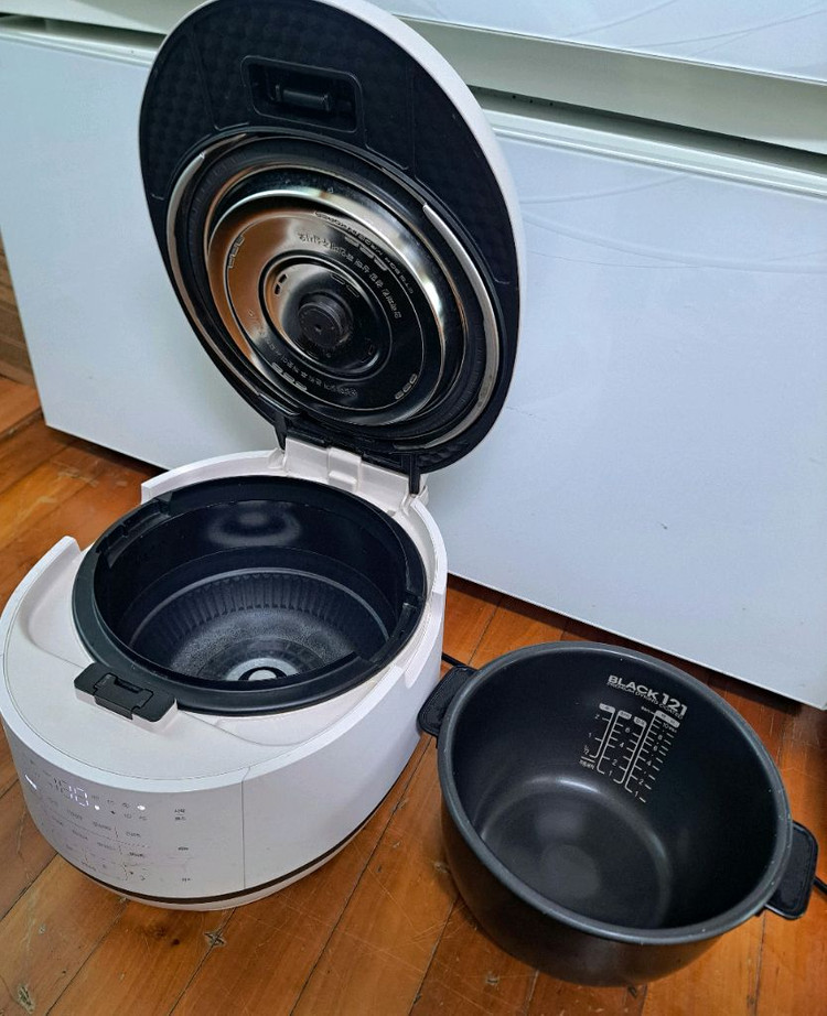 쿠첸10인용 압력밥솥 이미지