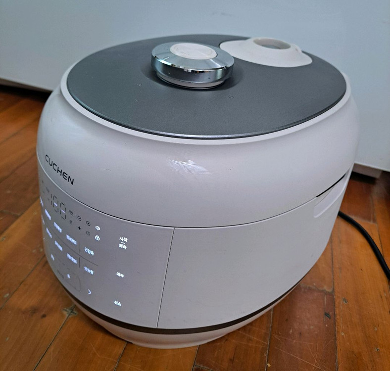 쿠첸10인용 압력밥솥 이미지